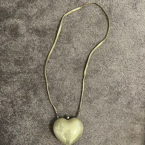 Sequin champagne heart crossbody & mini clutch 💛✨